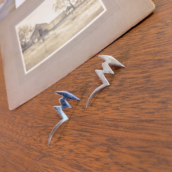 SOLD- Vintage Sterling Silver Lightening Bolt Earrings Marked 925 - Picture 3 of 6